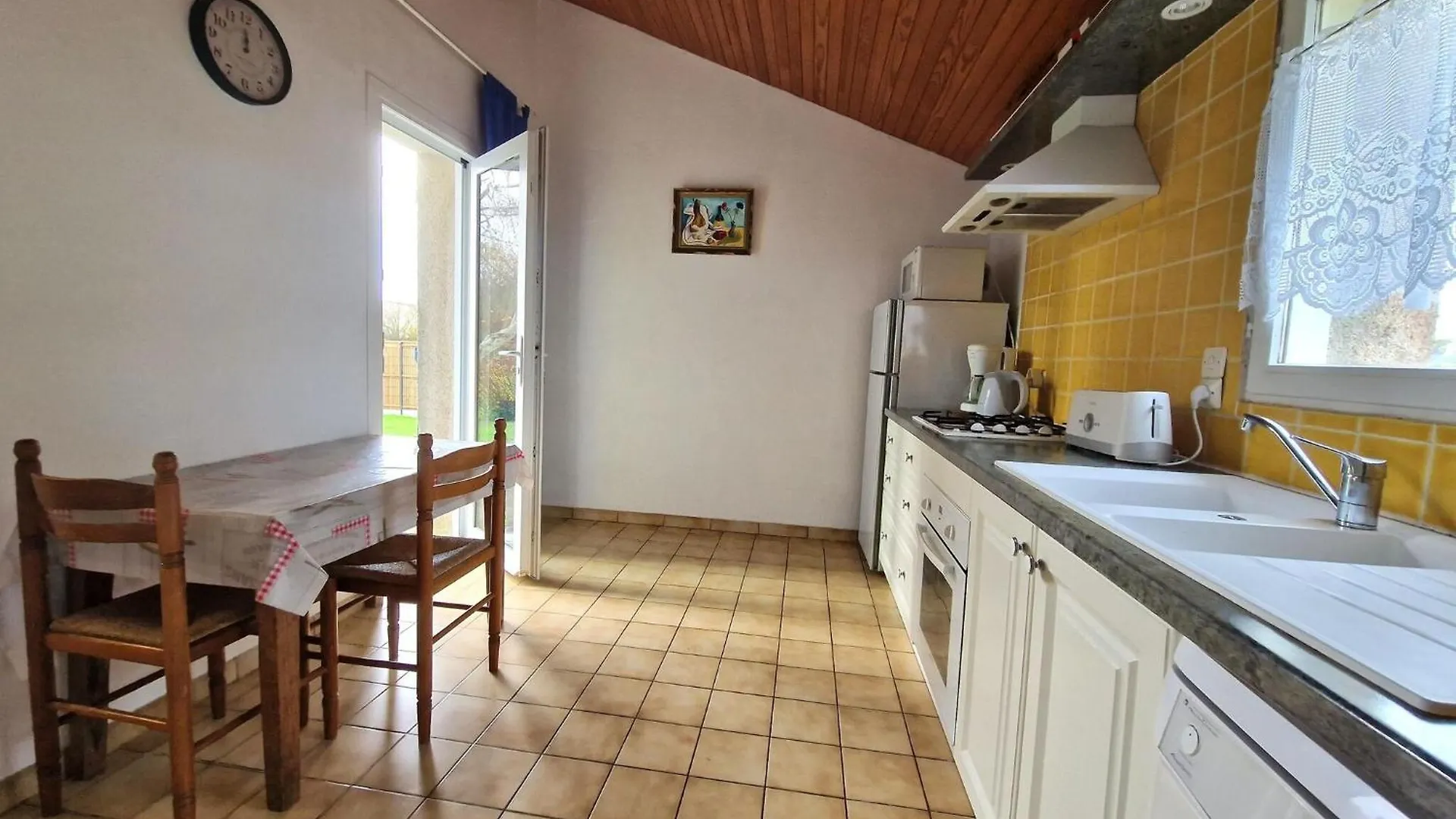 Breton House With Enclosed Garden Pordic